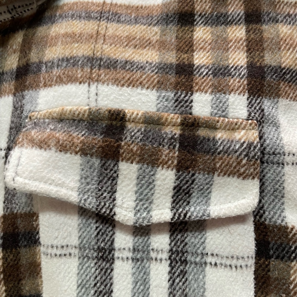 Shacket - Picture 2 of 2